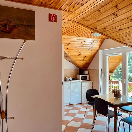 Víztükör apartman *