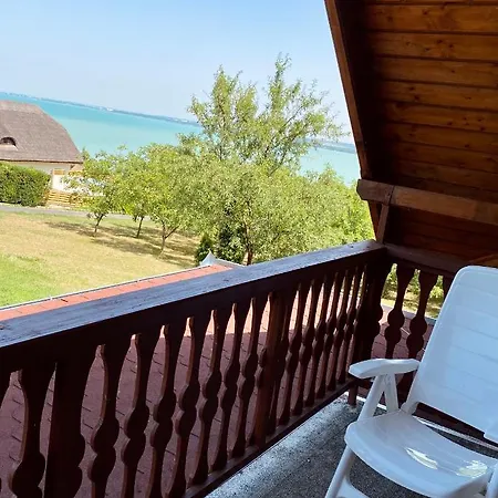 Διαμέρισμα Viztuekoer Apartman Tihany
