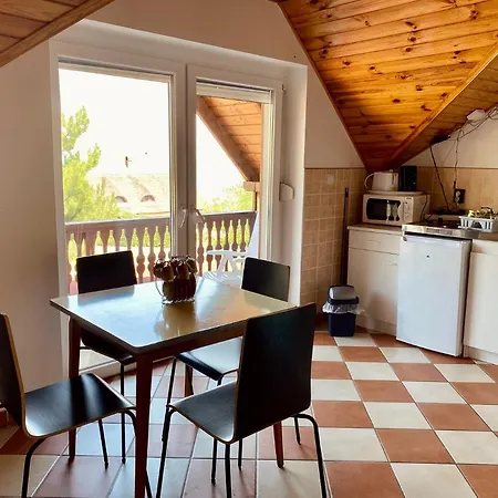 Διαμέρισμα Viztuekoer Apartman