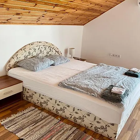 Víztükör apartman * Tihany